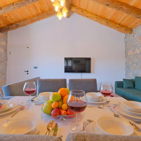 Villaoliveterrace * Φετιγιέ