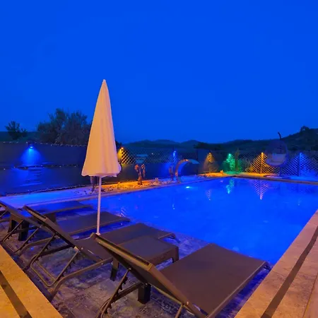 Villaoliveterrace Vila *